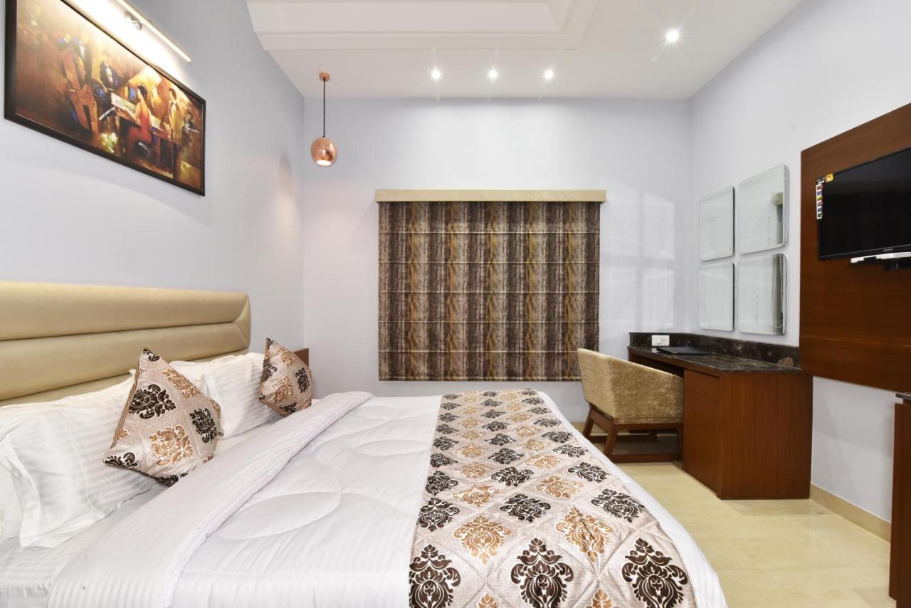 Hotel Vacation Inn Amritsar Bagian luar foto